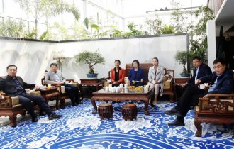 助發(fā)展| 東營(yíng)市人大常委會(huì)委員、民僑外委主任委員徐冬梅一行蒞臨陽(yáng)光園林考察調(diào)研