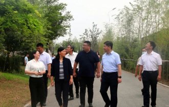 東營(yíng)市委常委、統(tǒng)戰(zhàn)部長(zhǎng)郭艷一行蒞臨陽(yáng)光園林考察調(diào)研